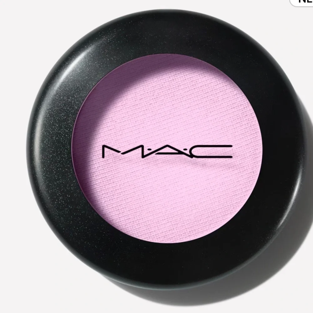 MAC #Humblebrag Lilac Frost Eye Shadow Icy Violet Purple Humblebrag